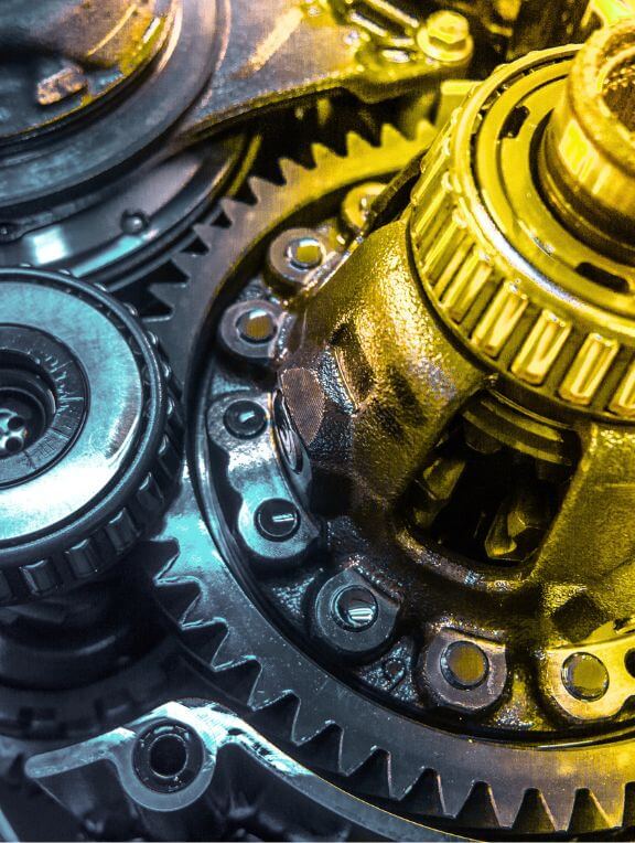 Engranajes representando la innovación en ingeniería mecánica en Latinoamérica